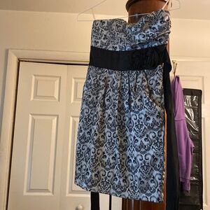 No arms bodice dress empire waist black and white